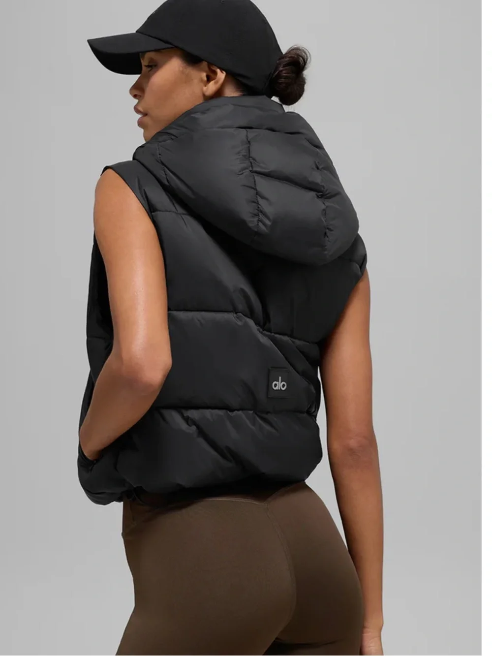ALO Yoga streamlined black